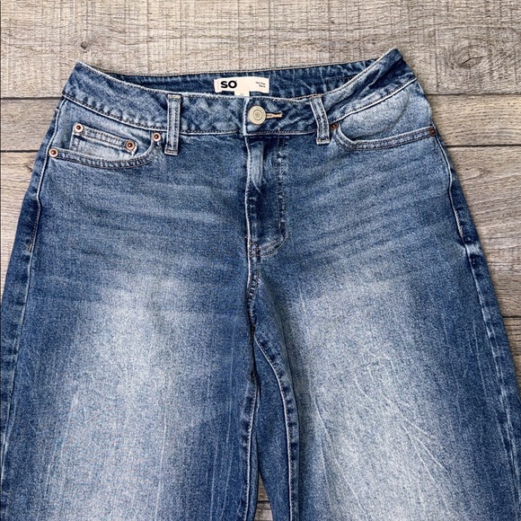 SO Women's Blue Mid-Rise Barrel Jeans - Picture 3 of 11